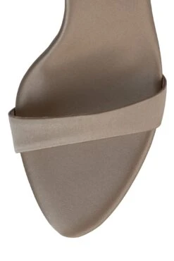 GO-GETTER -Jeffrey Campbell Store go getter heeled sandal yyh 240334