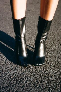 VISIONARY -Jeffrey Campbell Store visionary heeled boot rb 365634